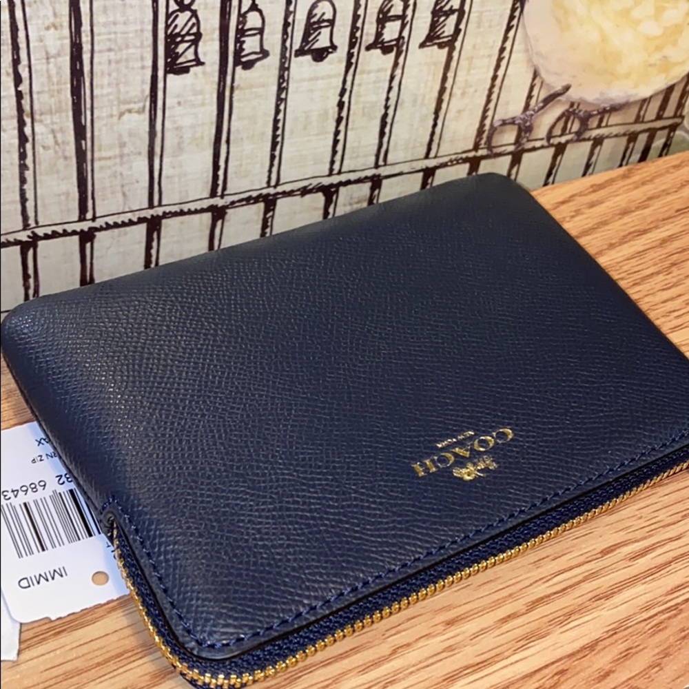 COACH ‘midnight’ navy crossgrain leather wristlet - Picture 4 of 8